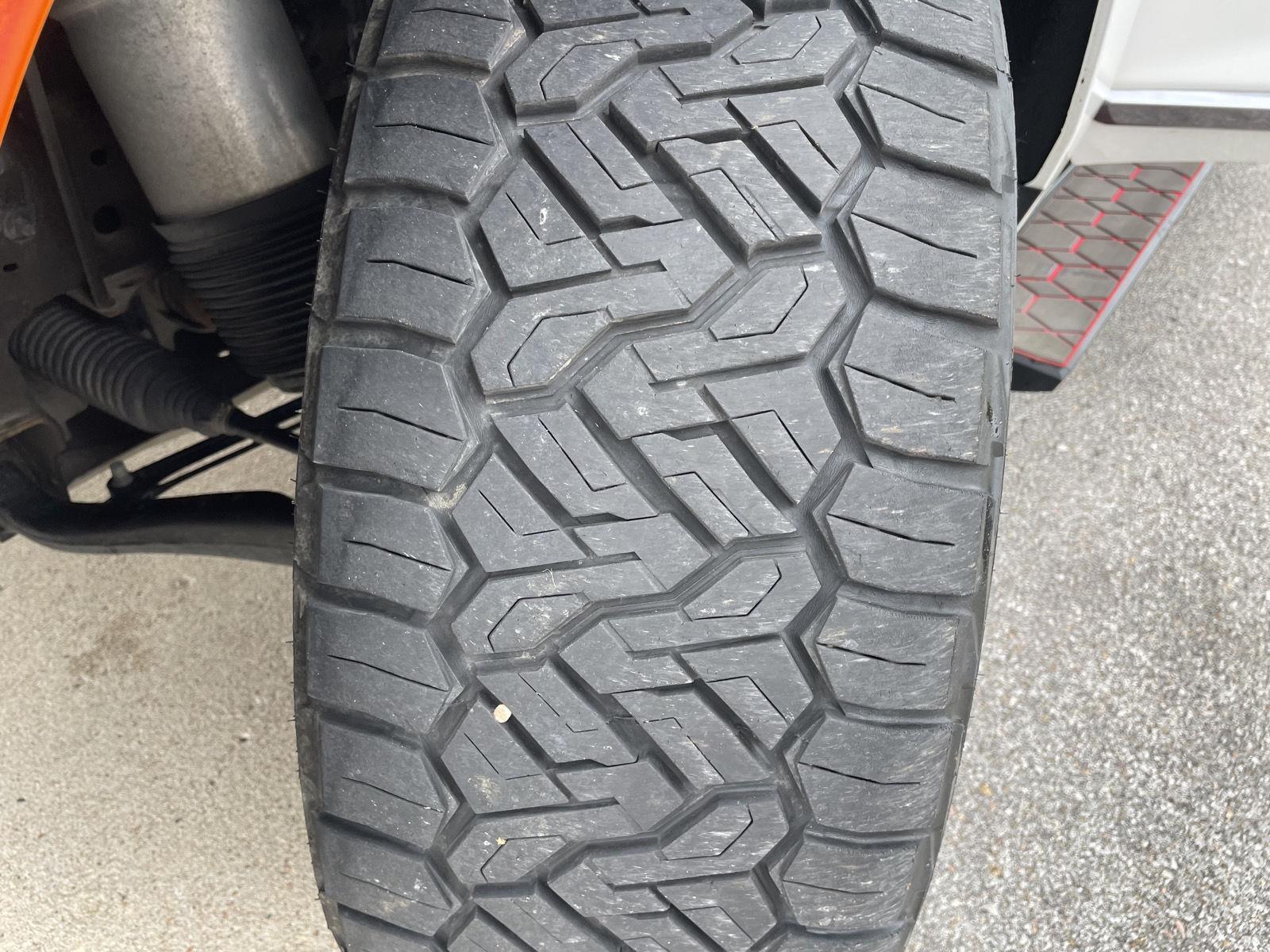 Vehicle photo 11