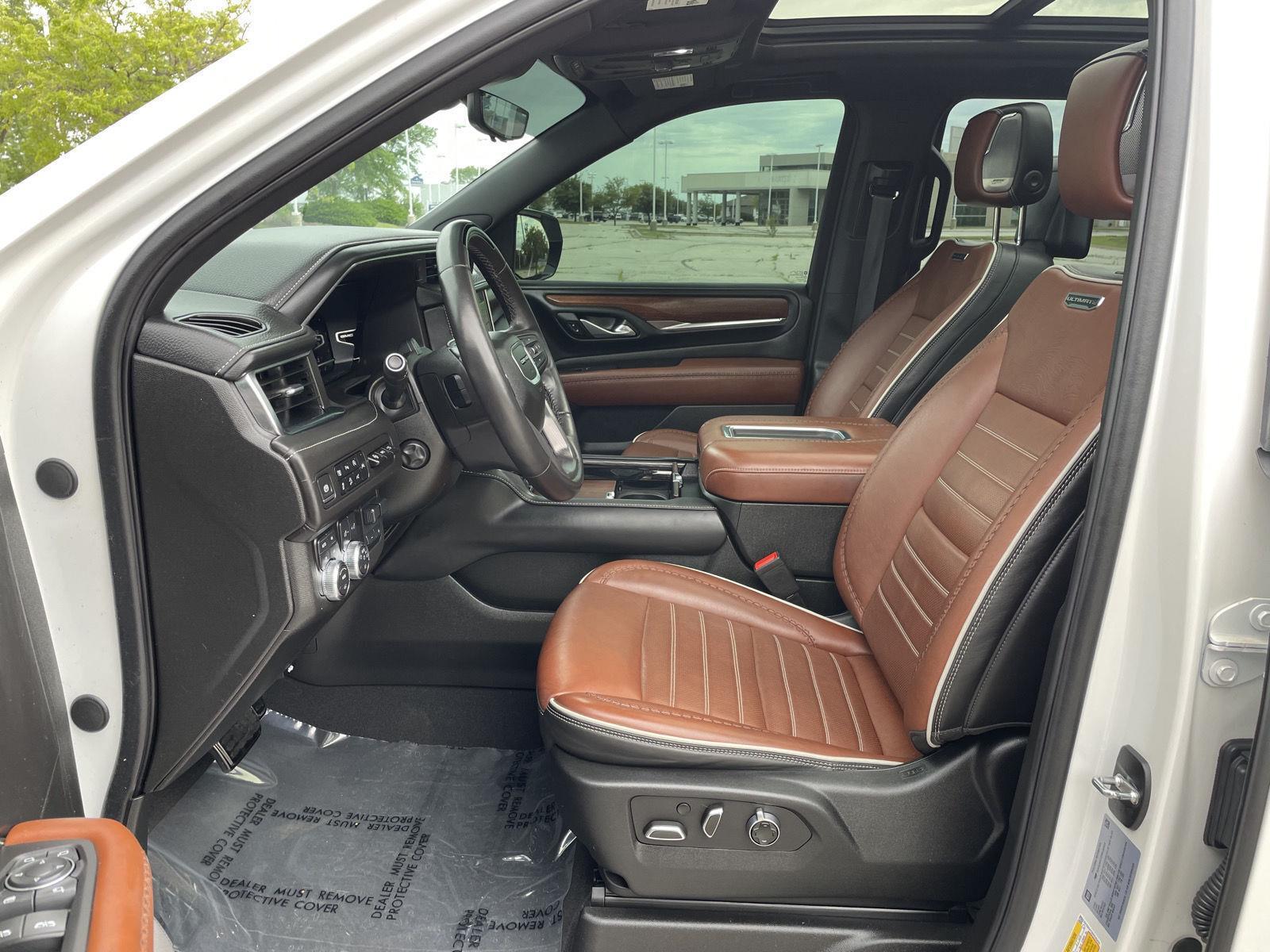 Vehicle photo 17