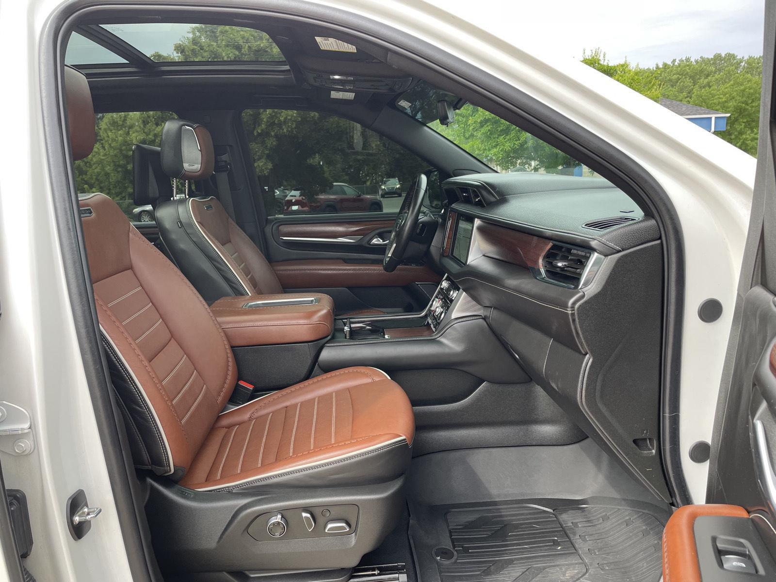 Vehicle photo 19