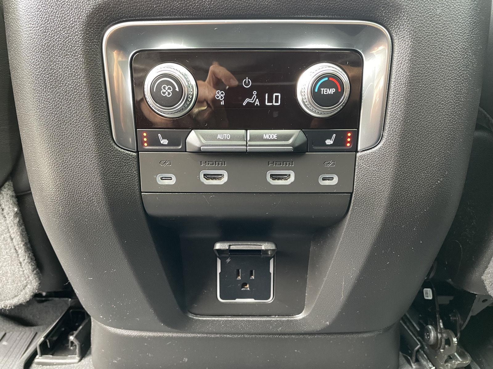 Vehicle photo 22