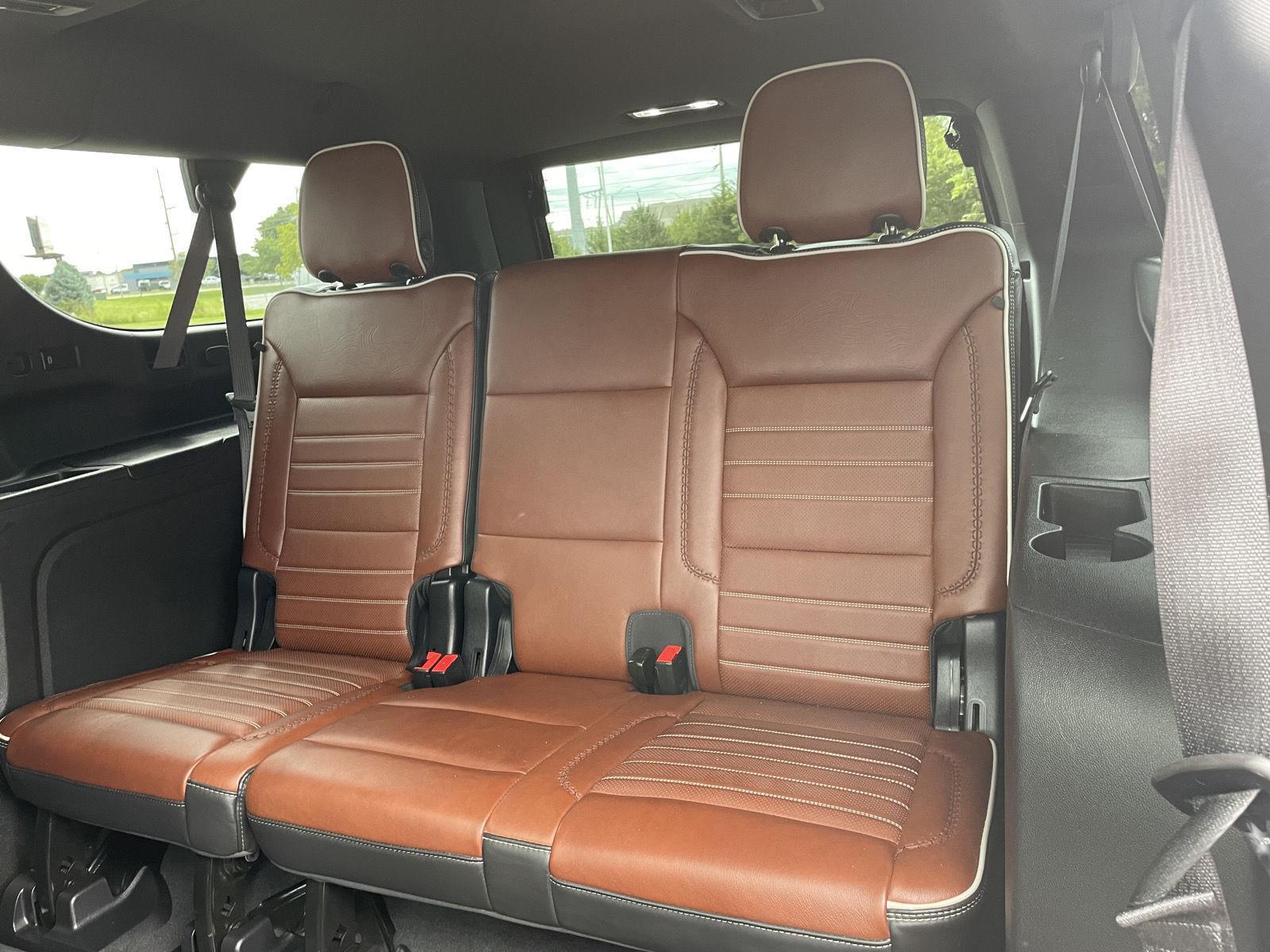 Vehicle photo 23