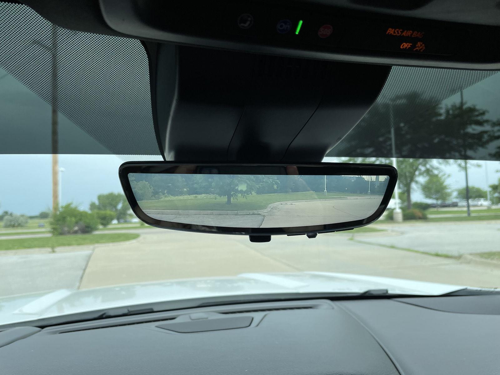 Vehicle photo 25