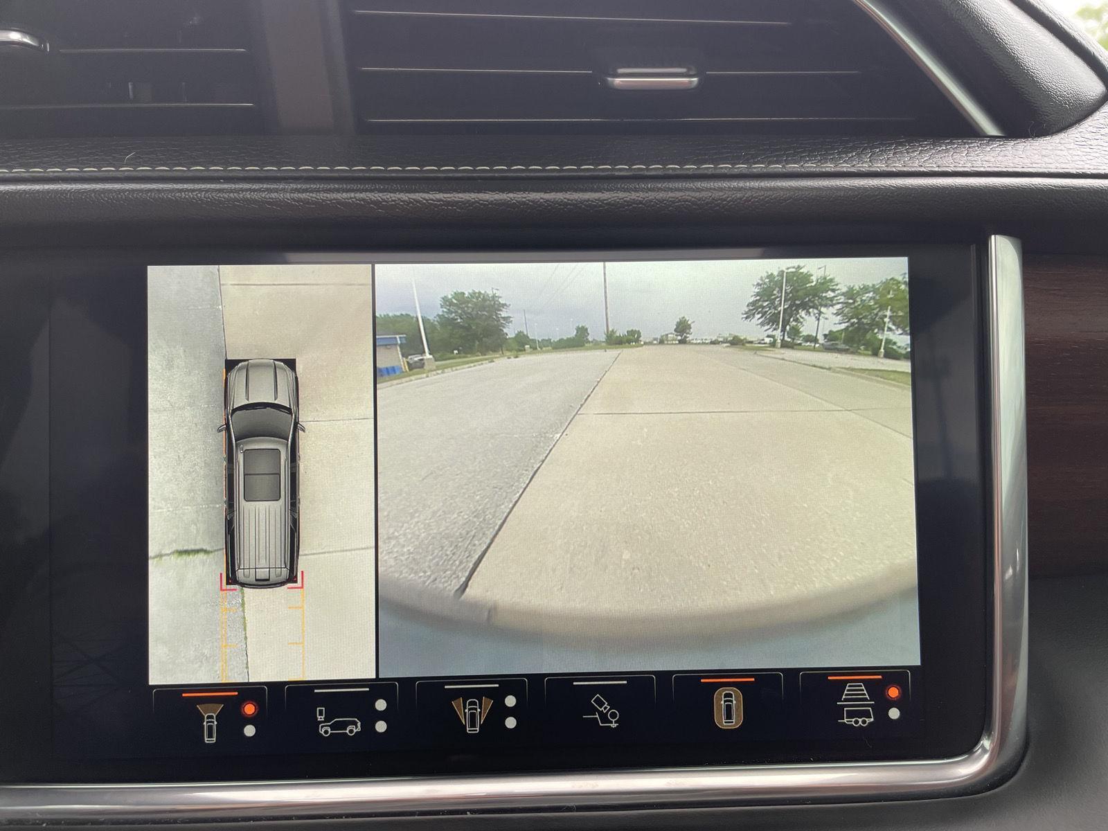 Vehicle photo 29
