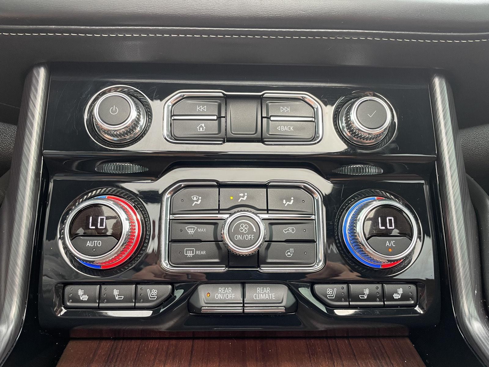 Vehicle photo 32