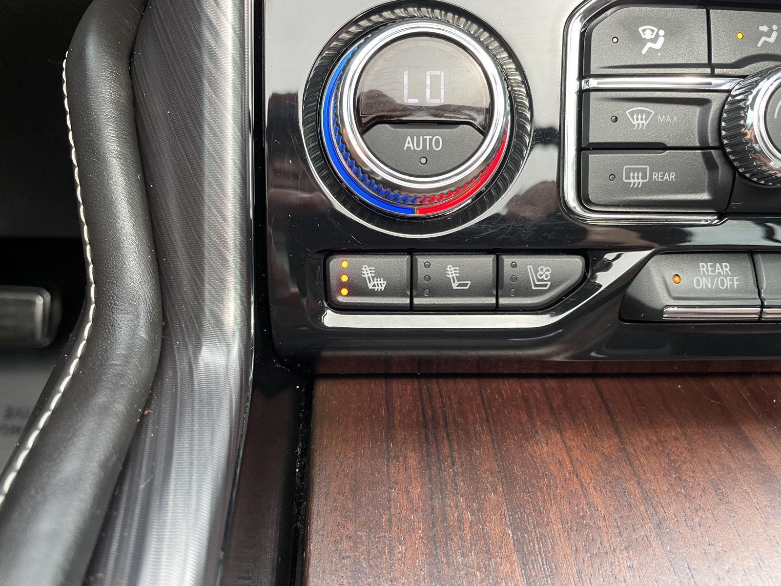 Vehicle photo 33