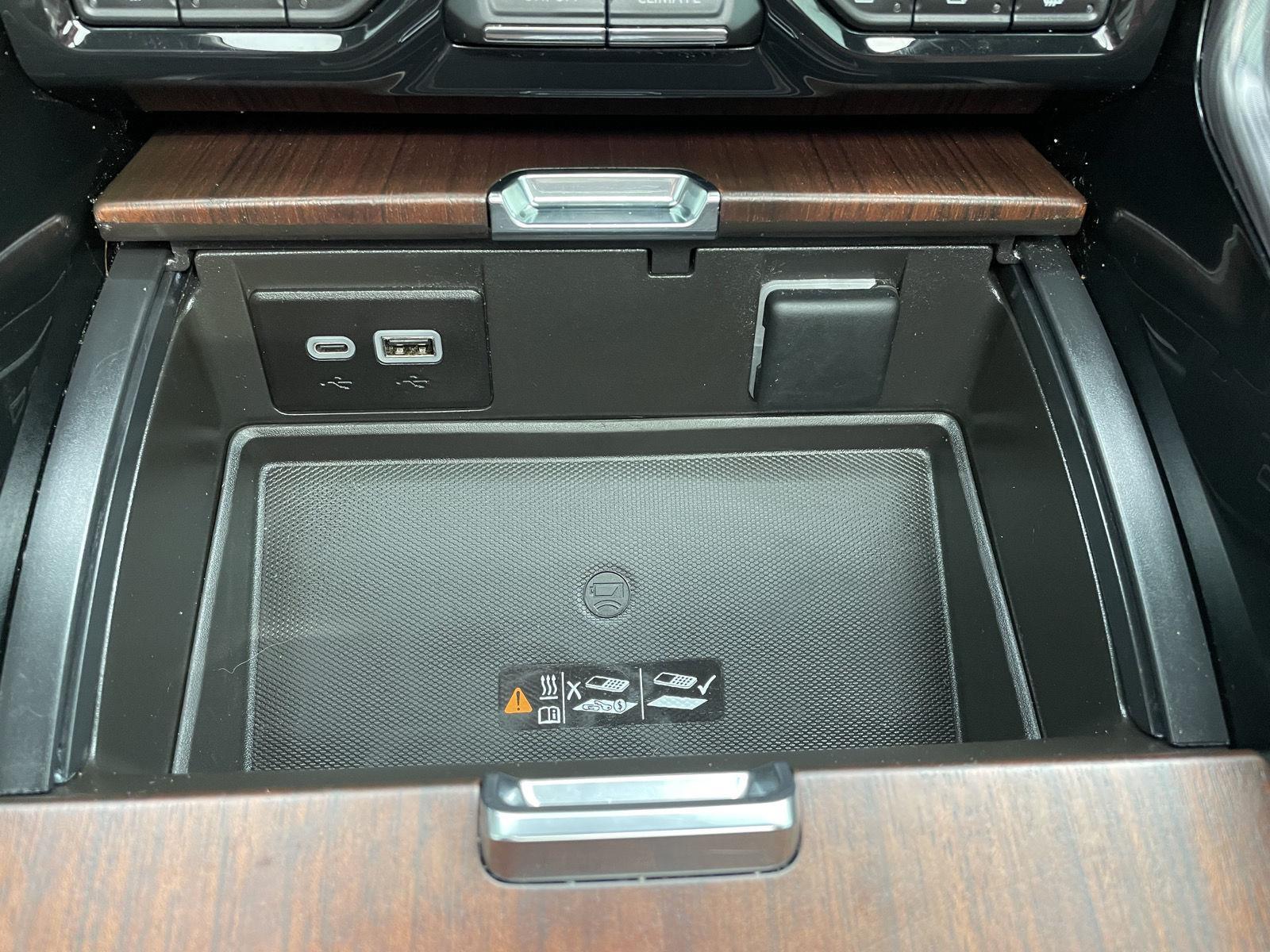 Vehicle photo 37