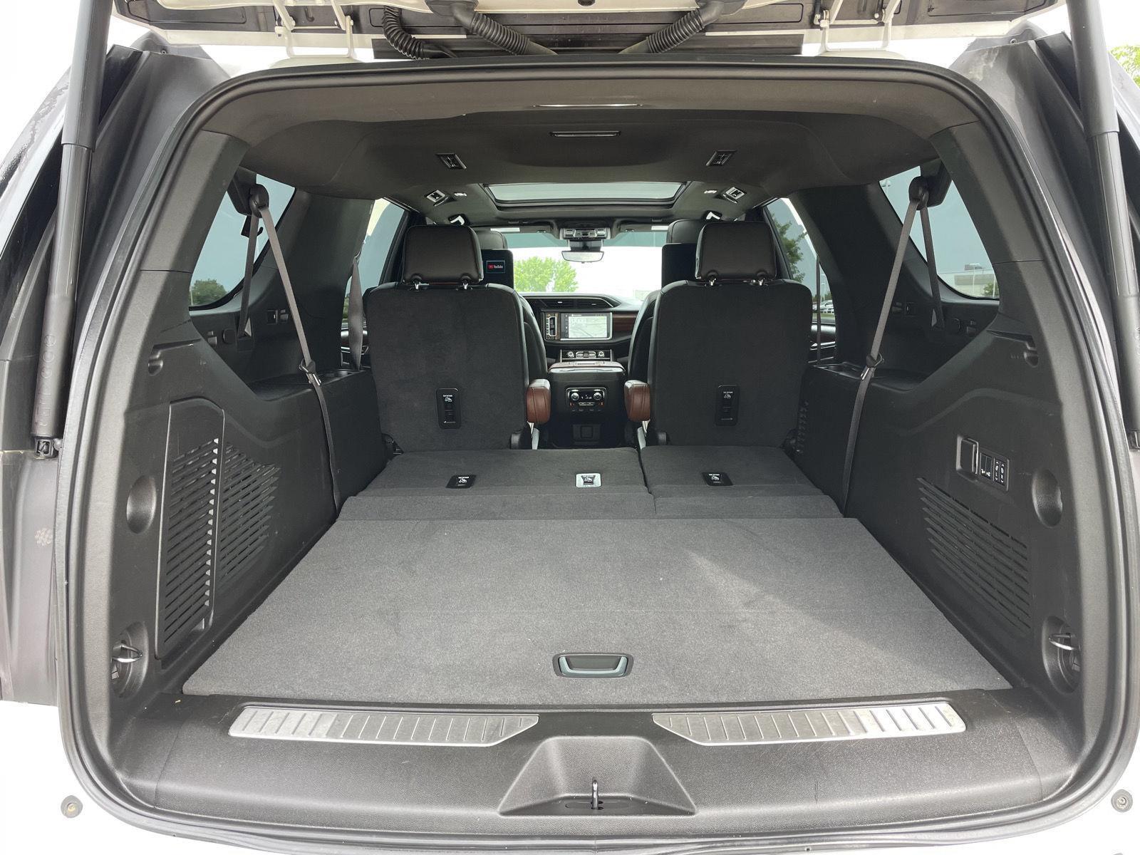 Vehicle photo 46