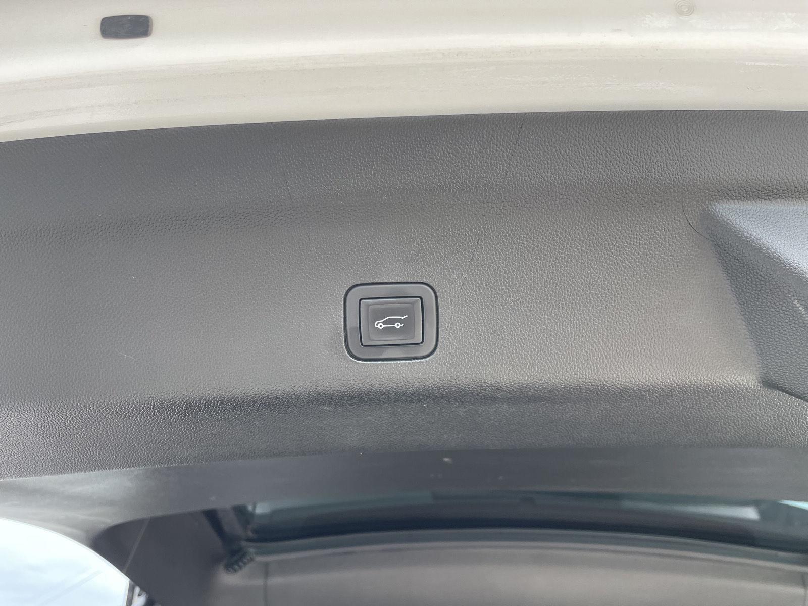 Vehicle photo 47