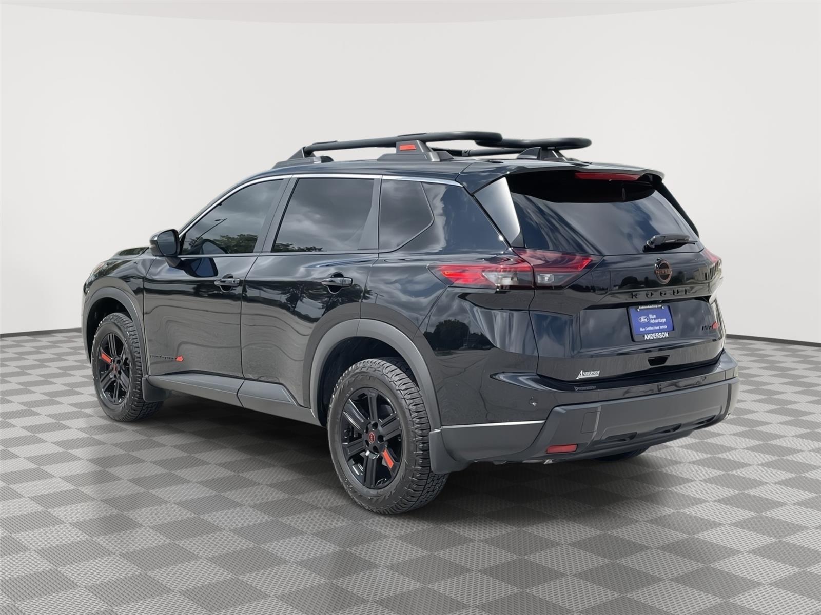 Vehicle photo 9