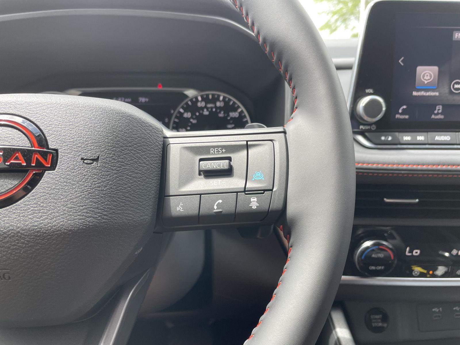Vehicle photo 14