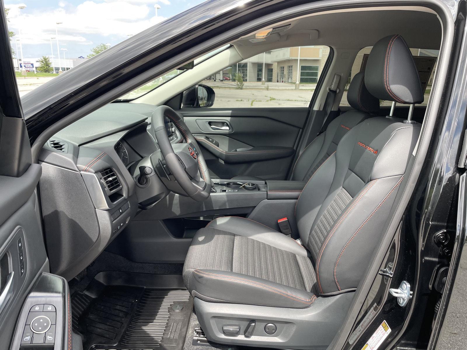 Vehicle photo 17