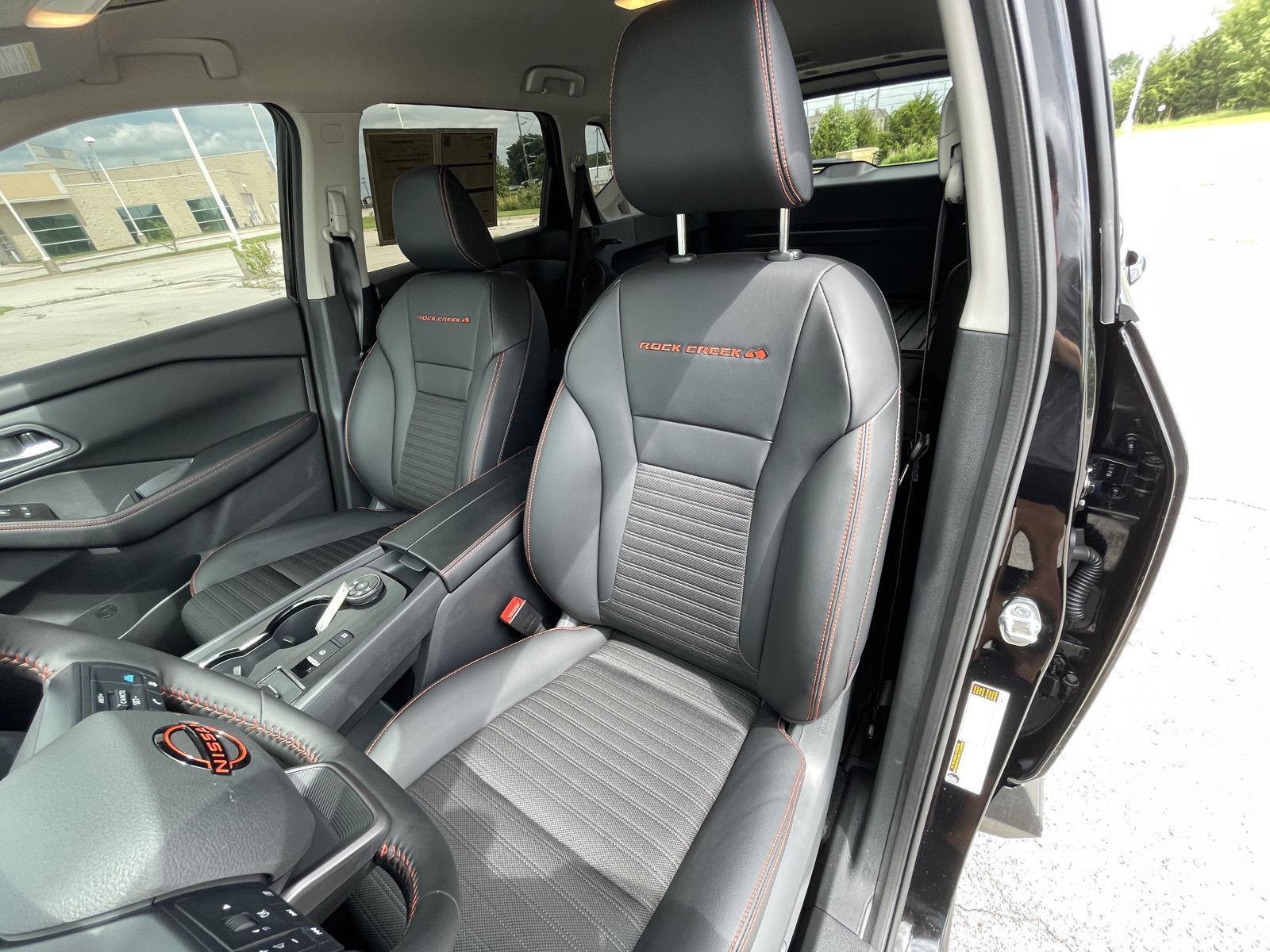 Vehicle photo 18