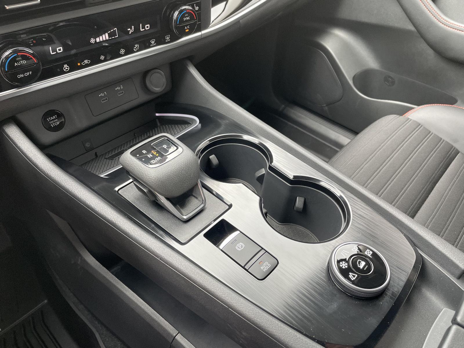 Vehicle photo 33