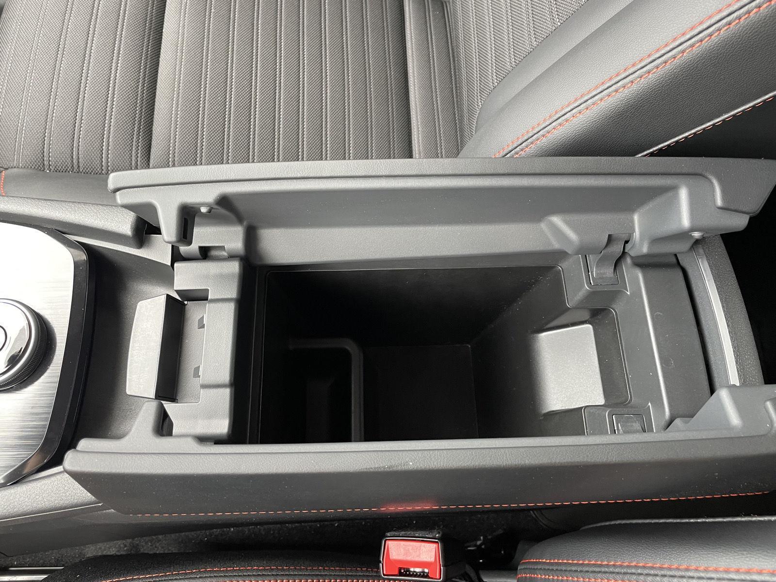 Vehicle photo 34