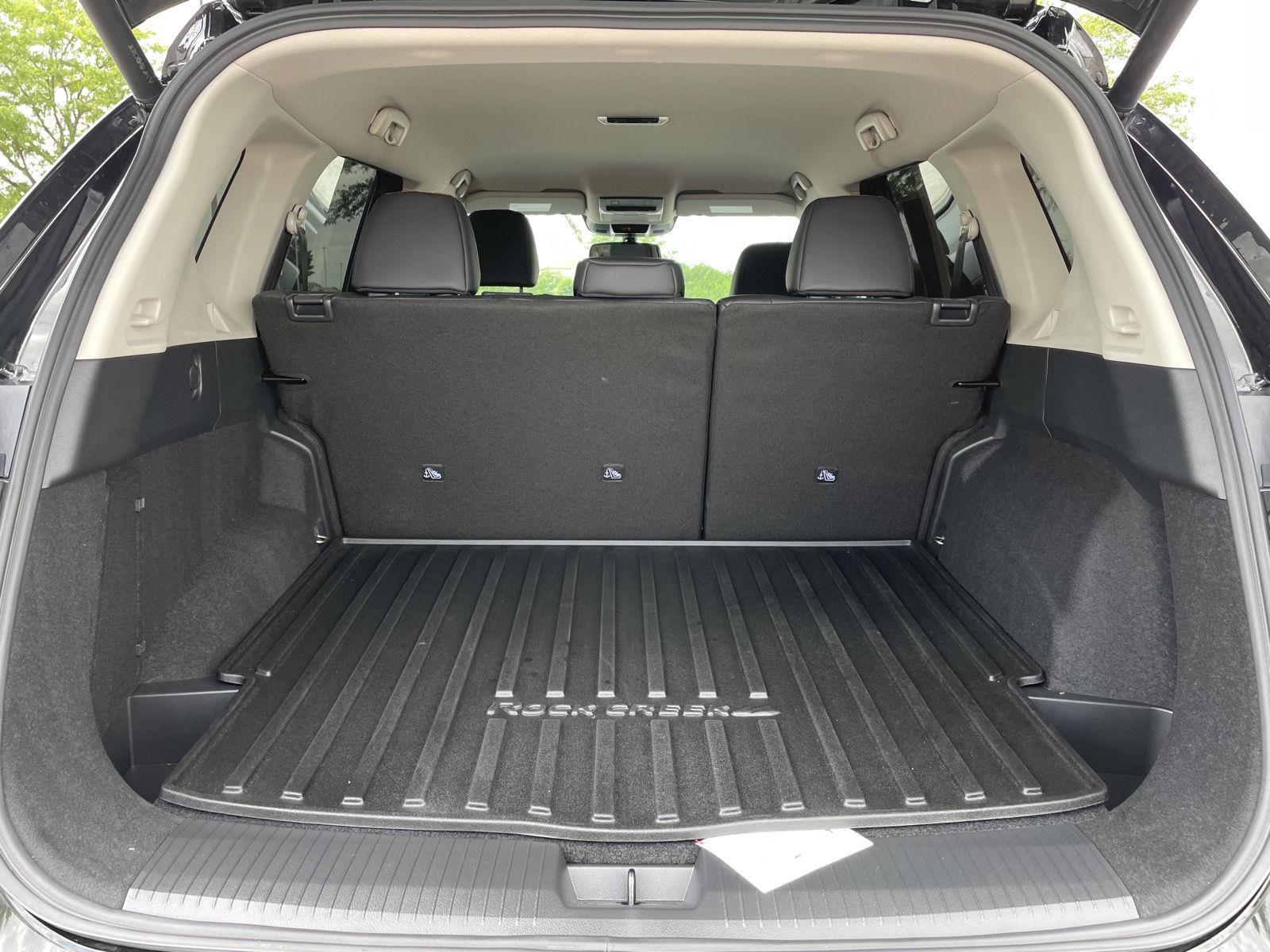 Vehicle photo 38