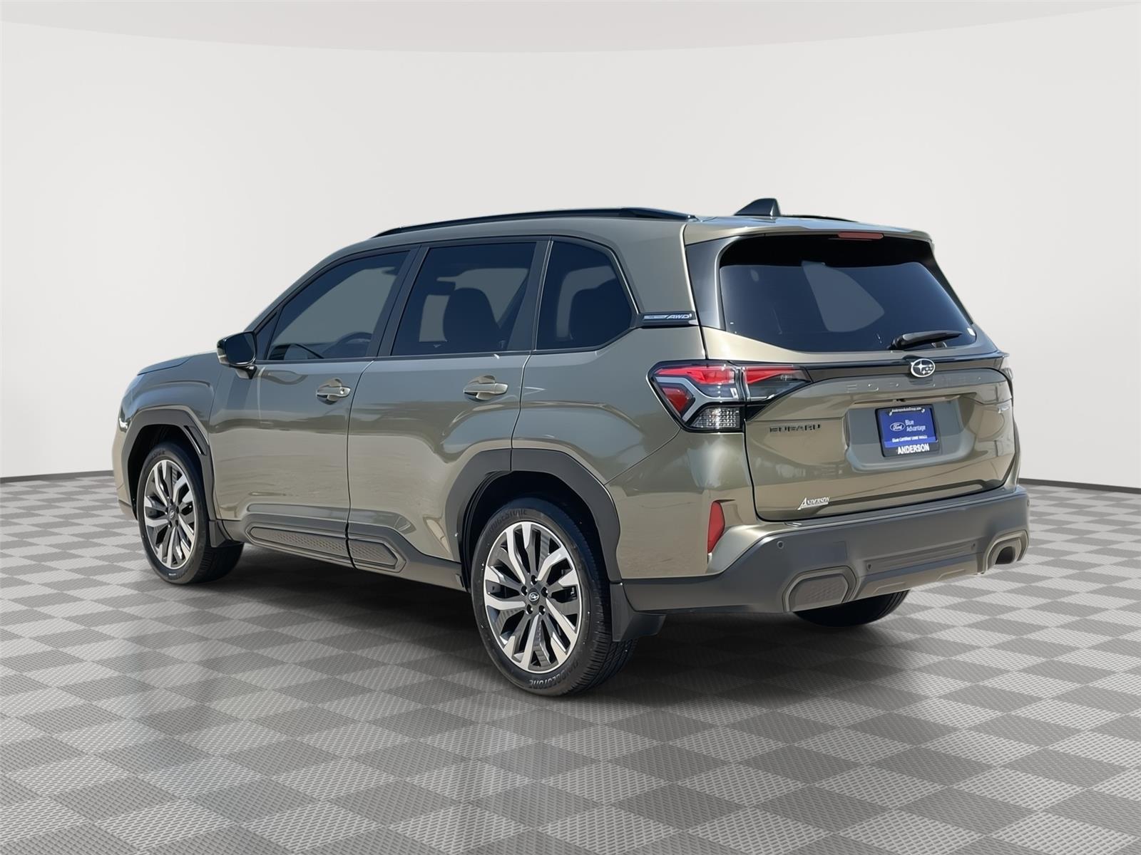 Vehicle photo 9