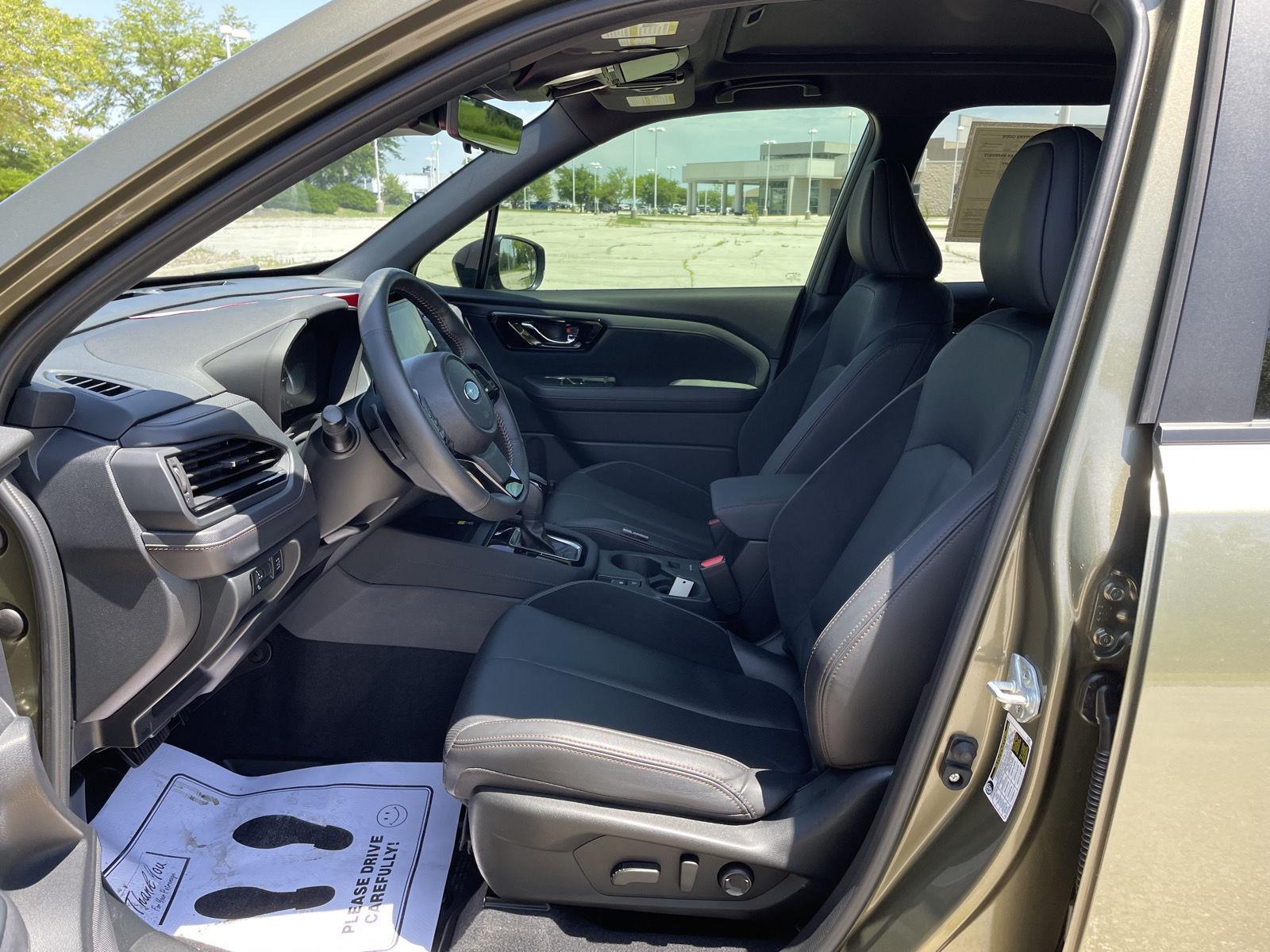 Vehicle photo 17