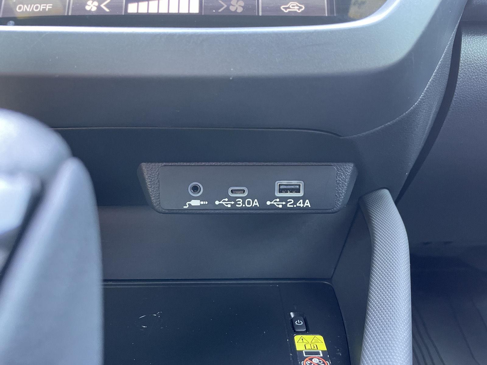 Vehicle photo 30