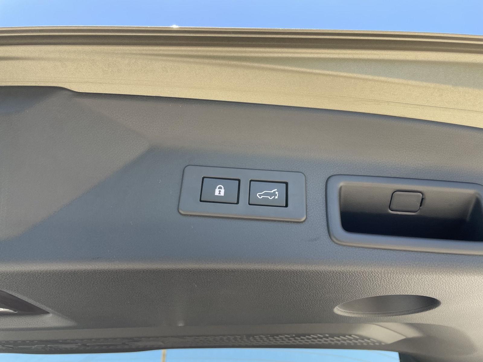 Vehicle photo 39