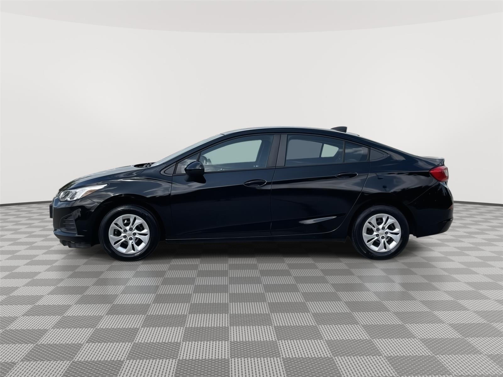 Used 2019 Chevrolet Cruze for sale in Lincoln NE