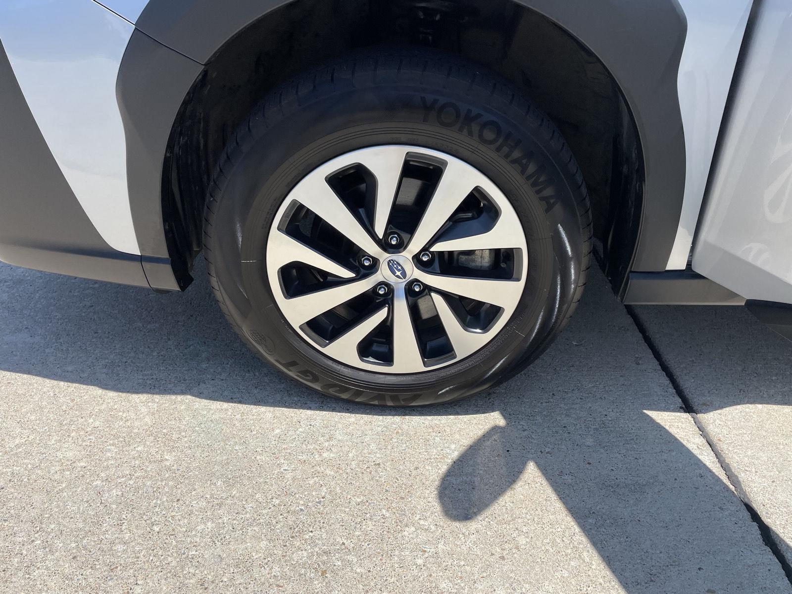 Vehicle photo 10
