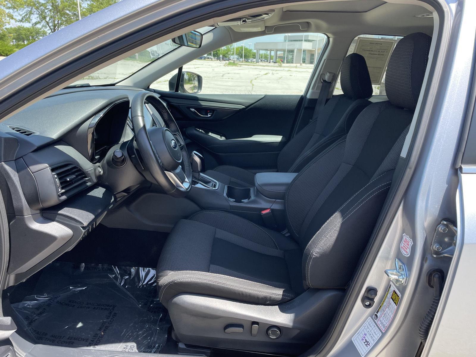 Vehicle photo 17