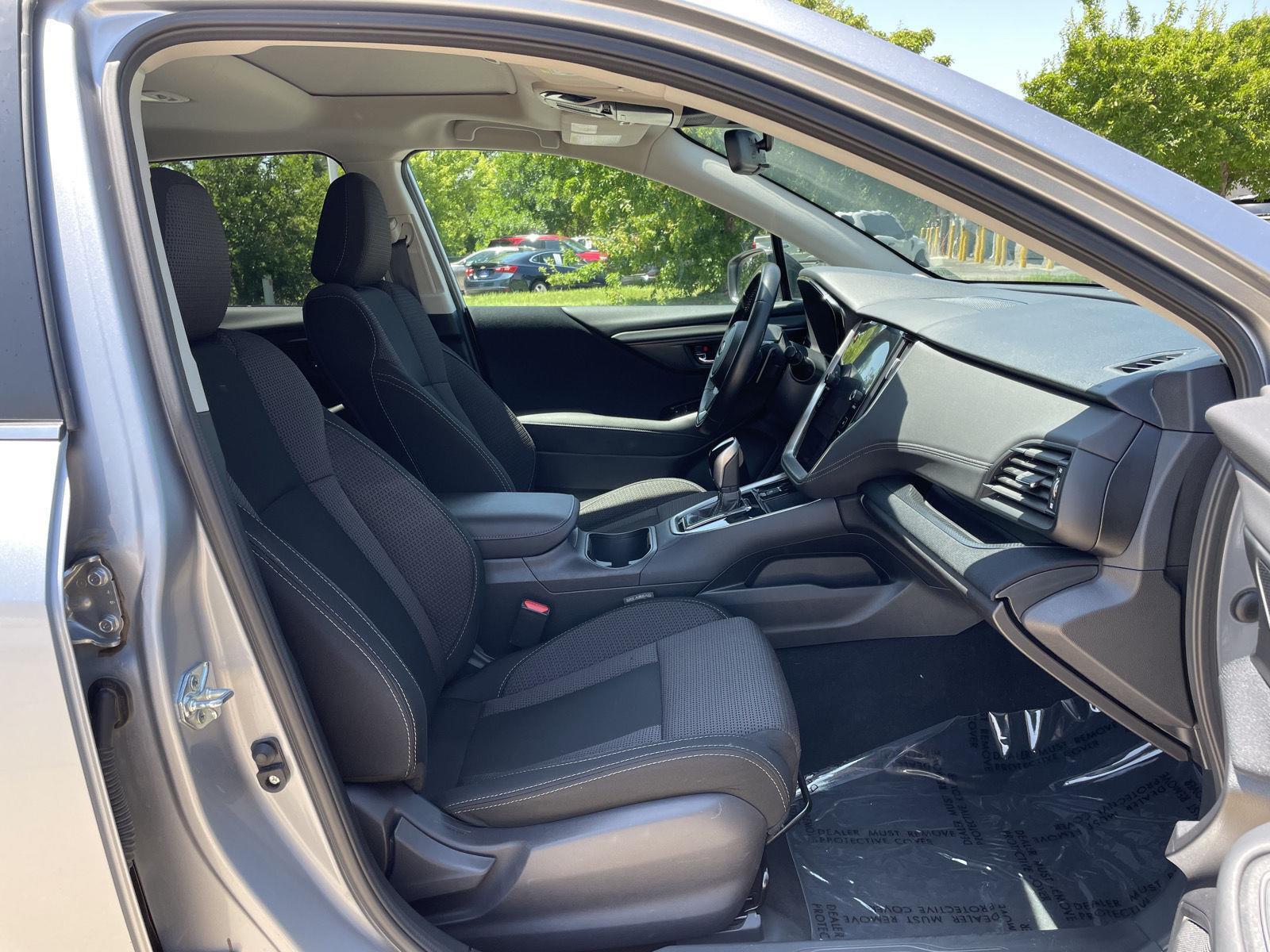 Vehicle photo 19