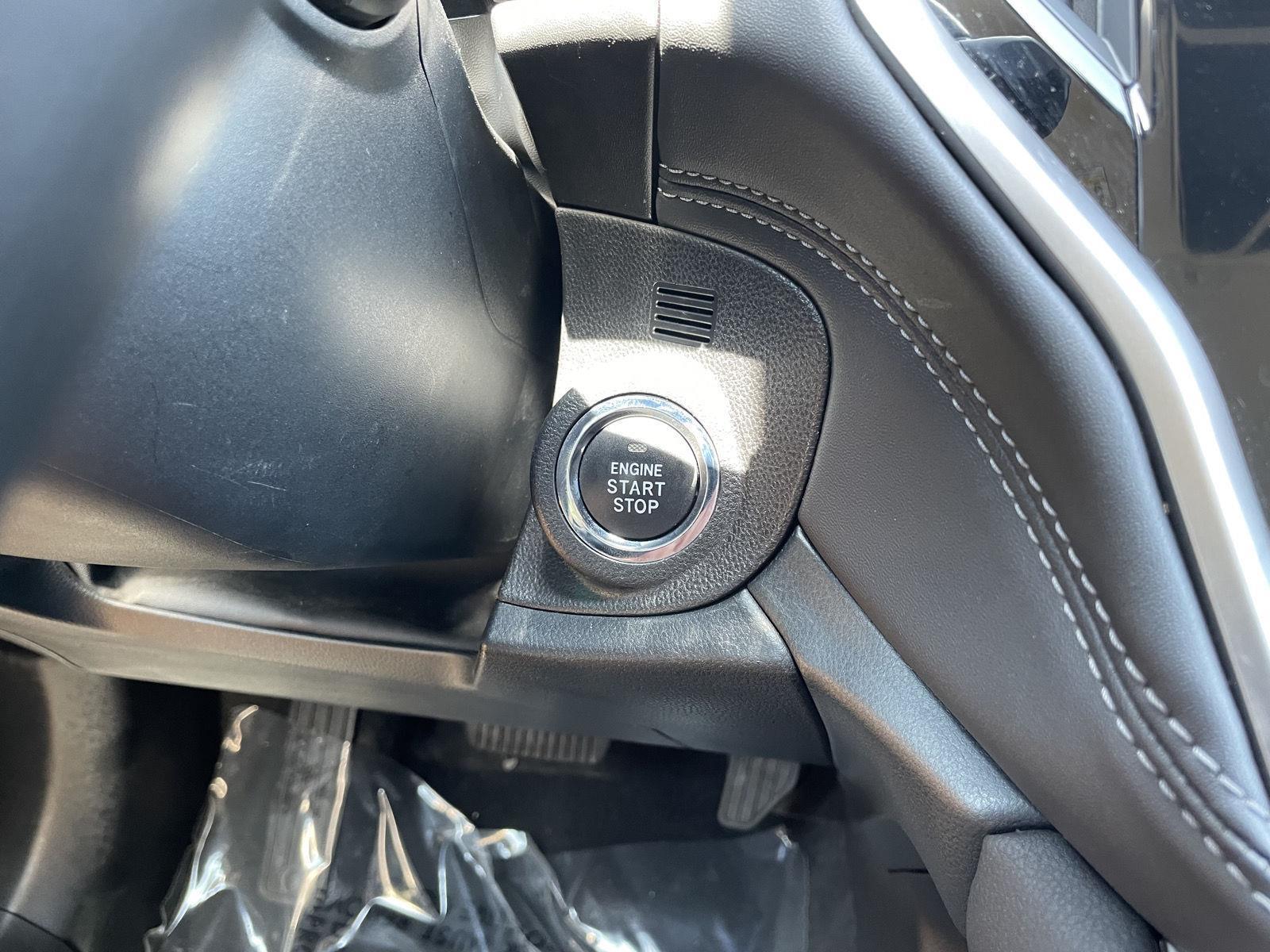 Vehicle photo 25