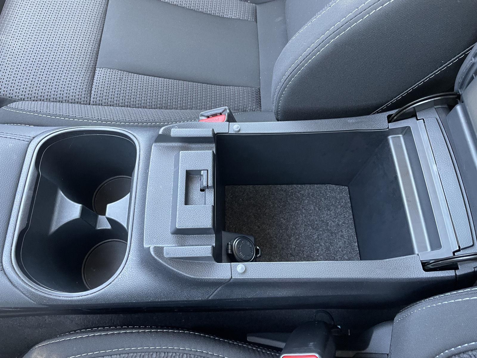 Vehicle photo 31
