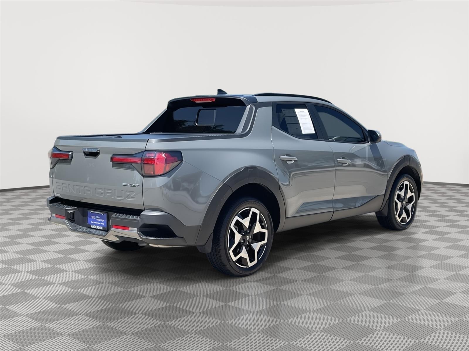 Vehicle photo 7