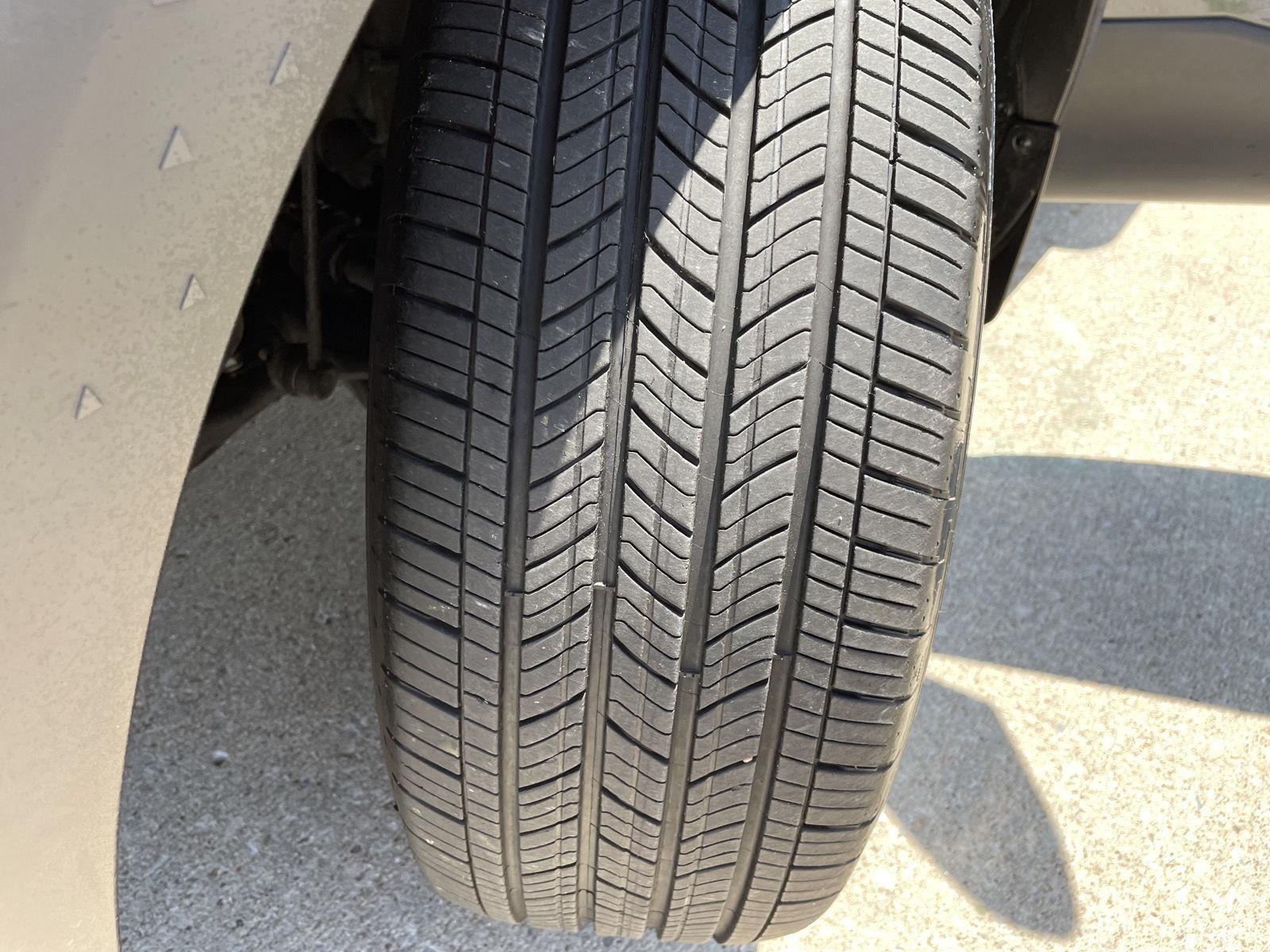 Vehicle photo 11