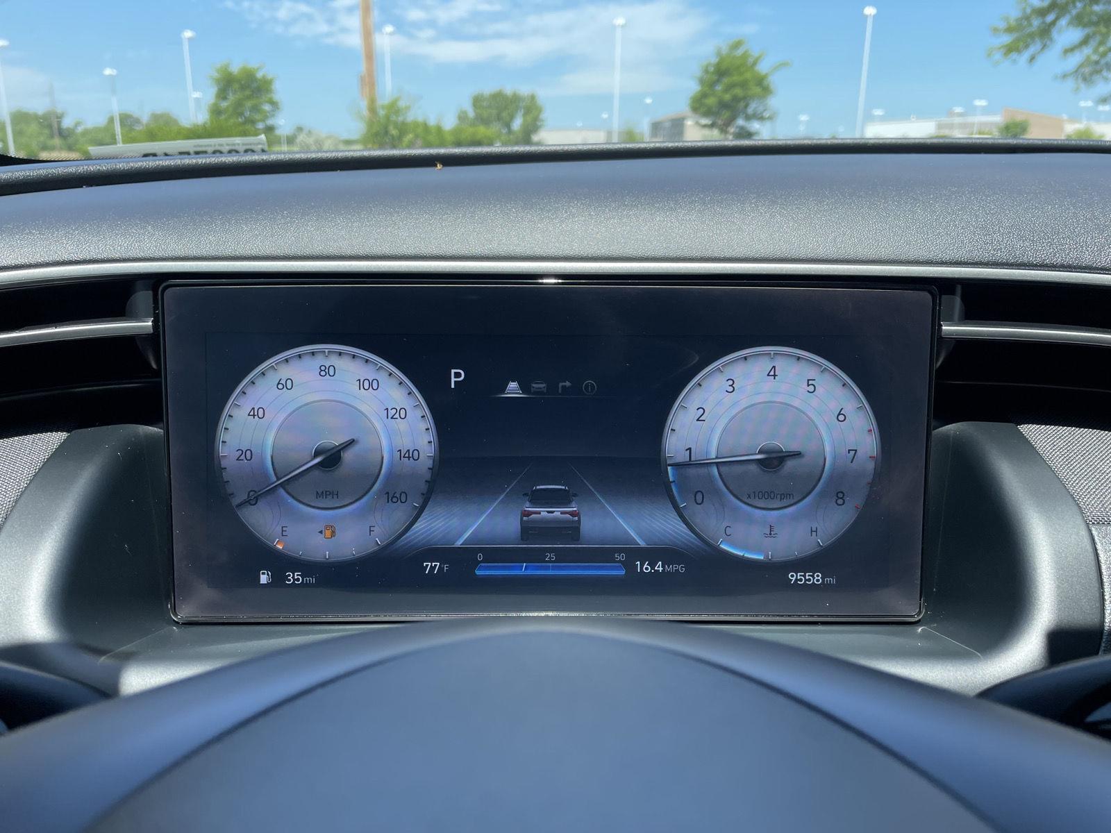 Vehicle photo 15