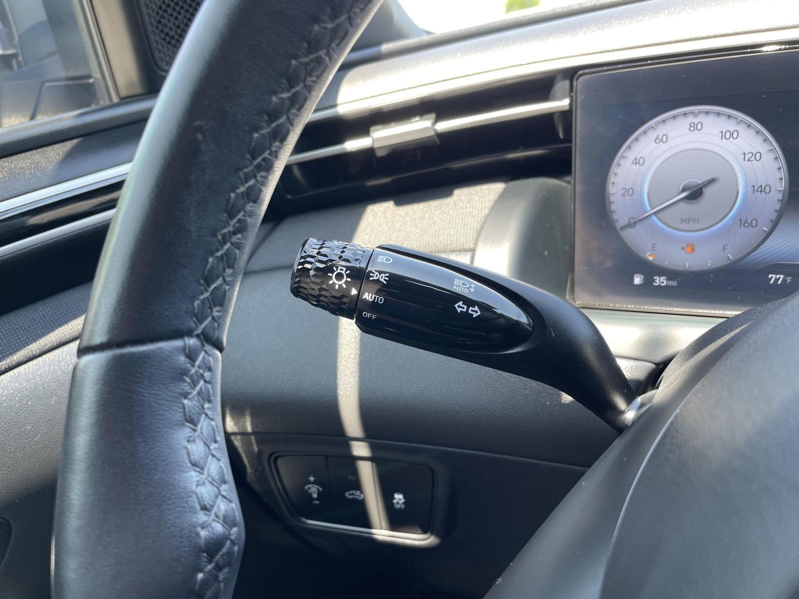 Vehicle photo 16