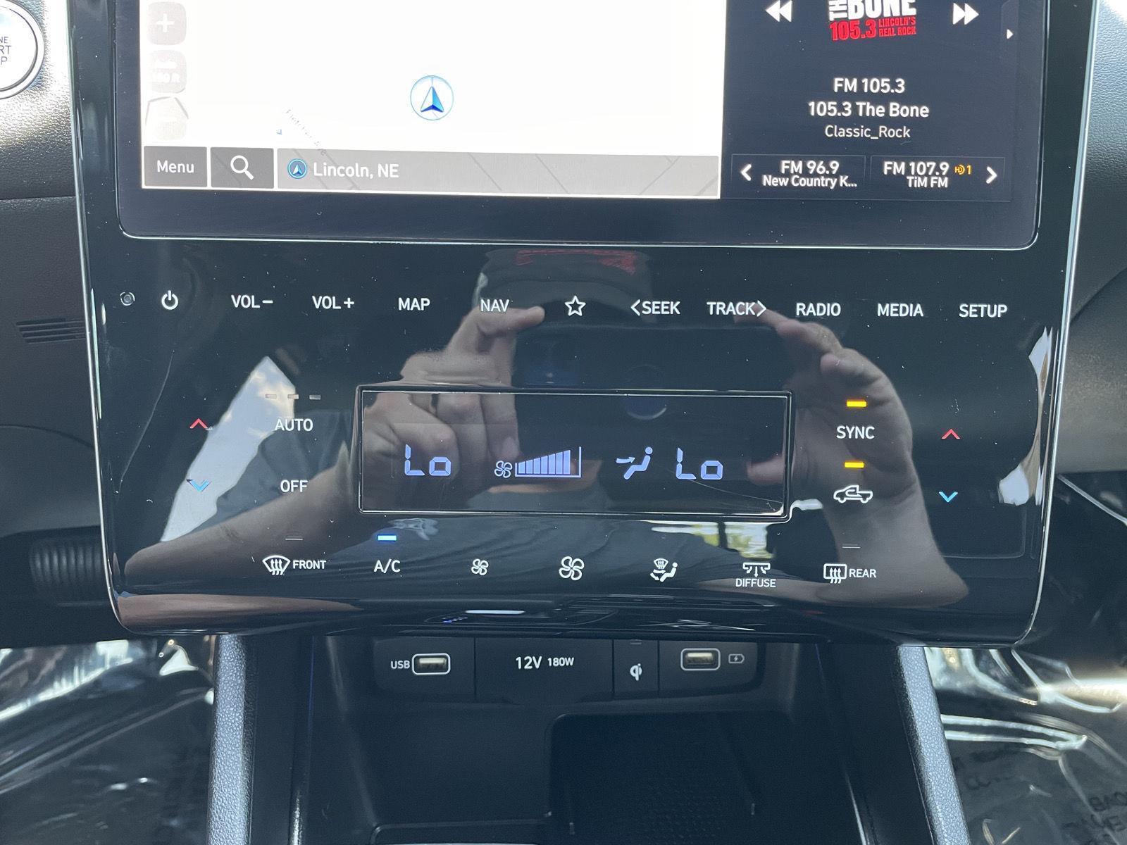 Vehicle photo 27
