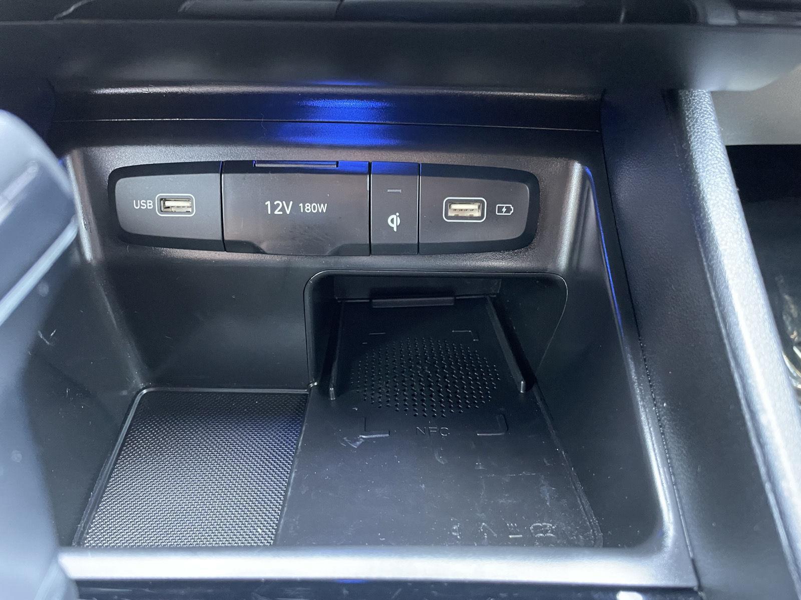 Vehicle photo 29