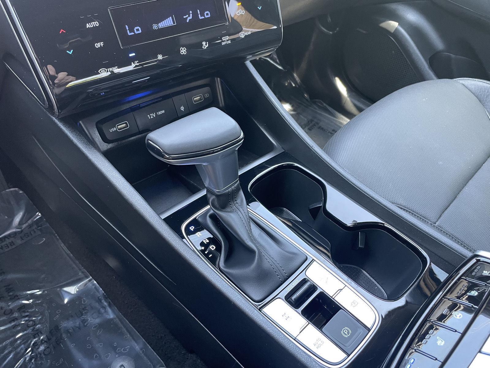 Vehicle photo 31