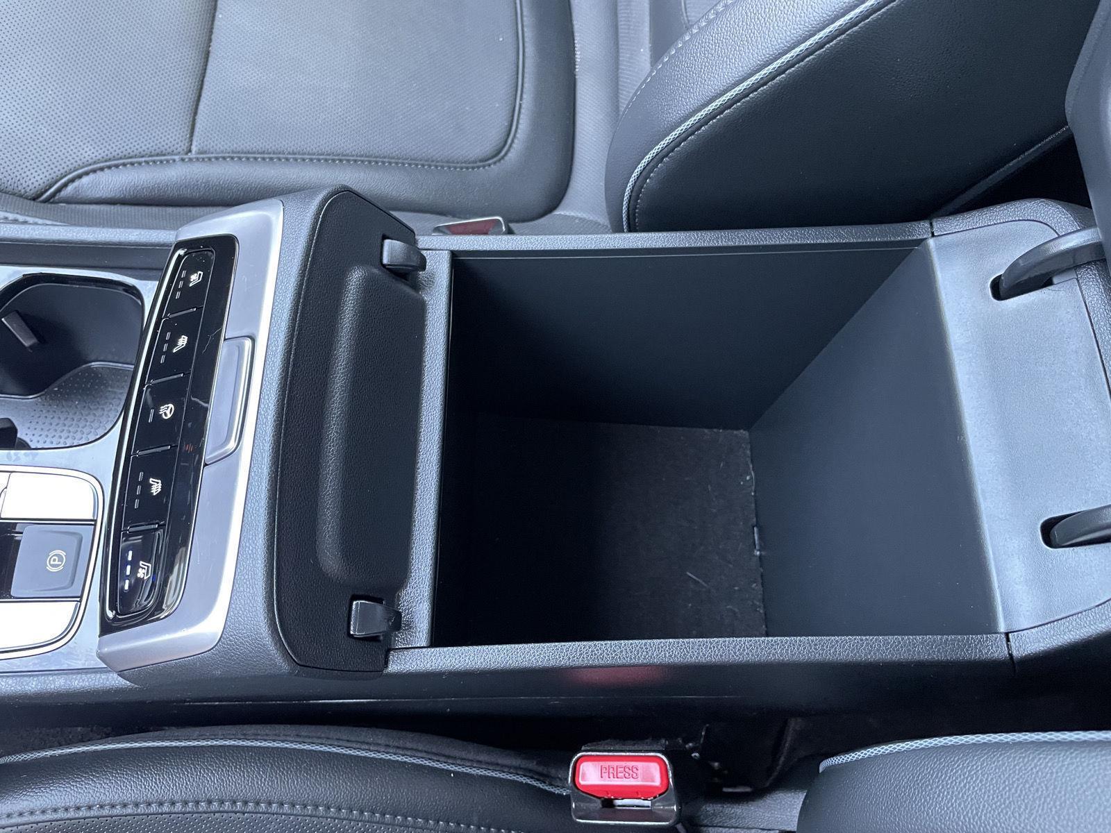 Vehicle photo 32