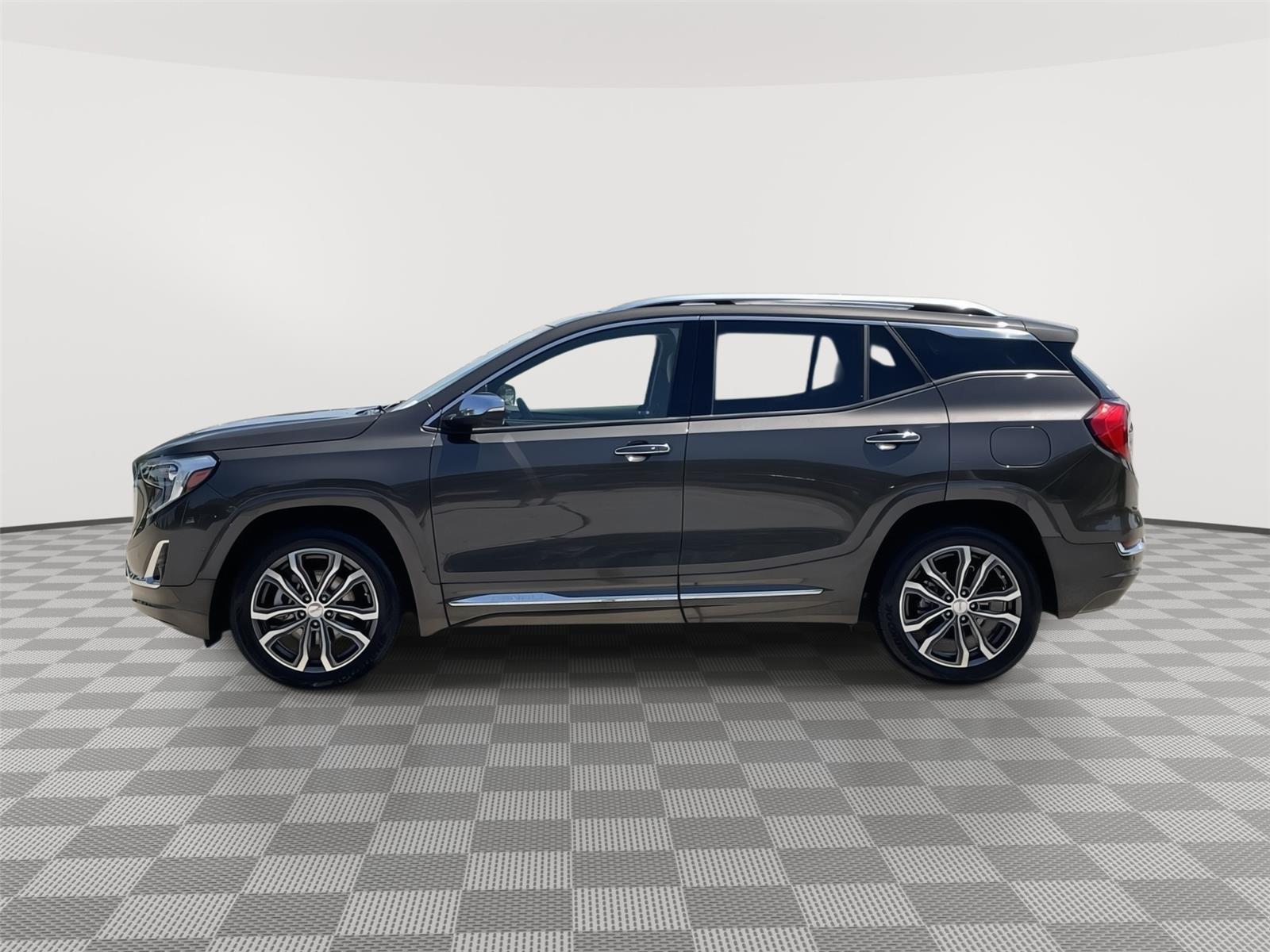 Vehicle photo 2