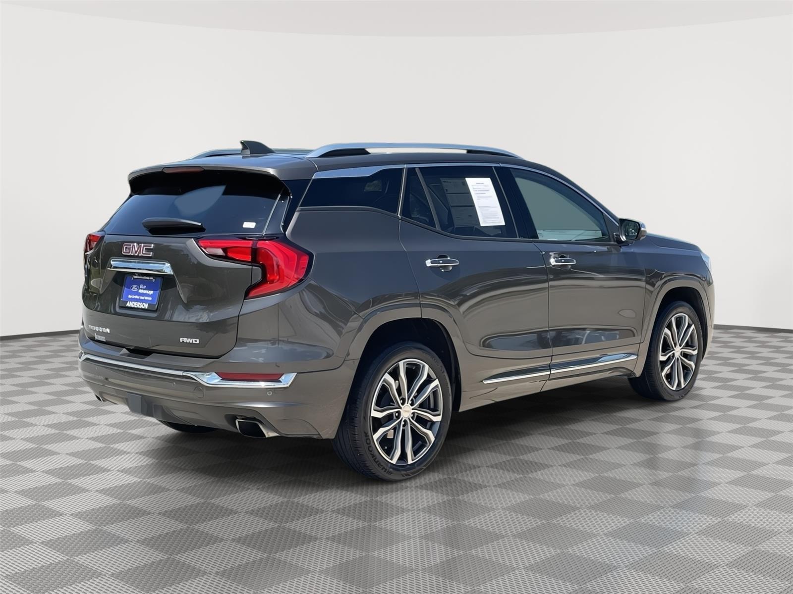 Vehicle photo 7