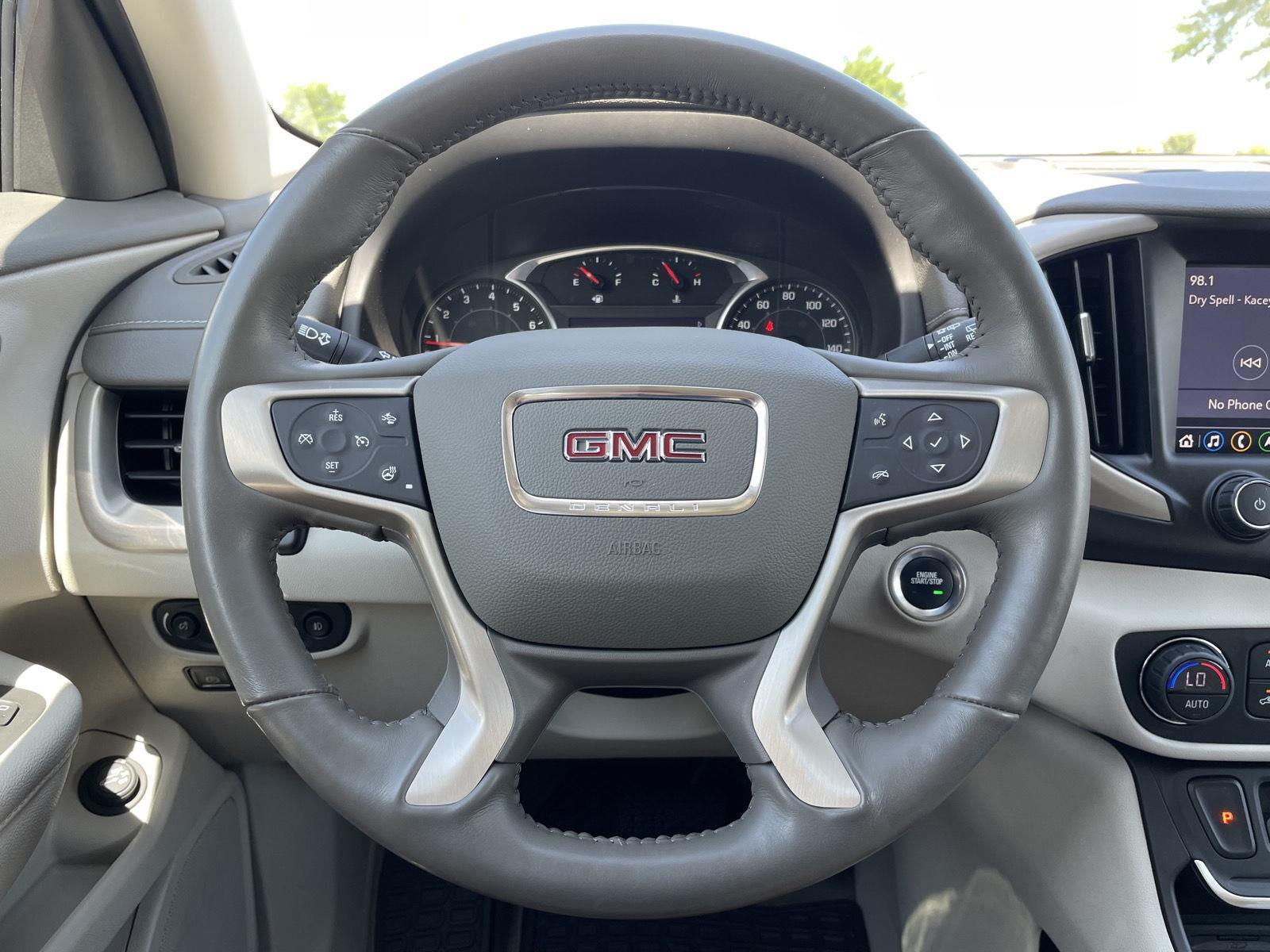 Vehicle photo 12