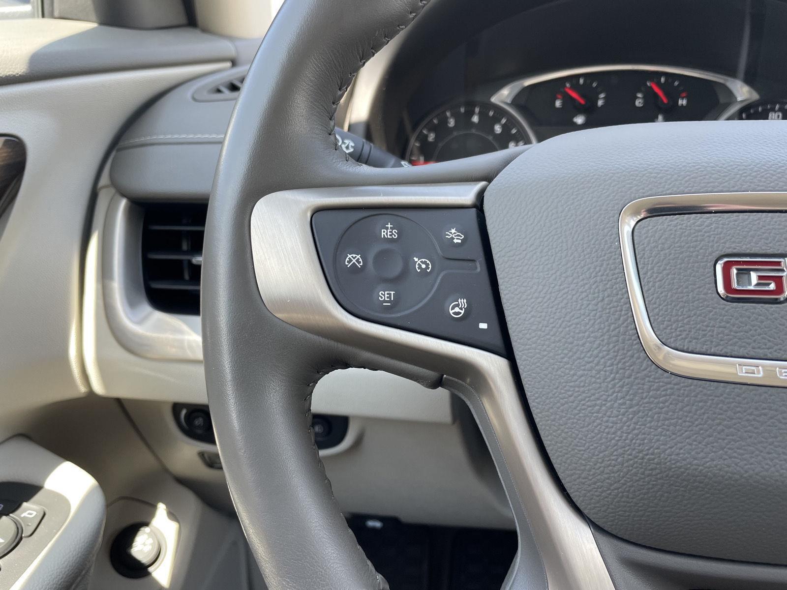Vehicle photo 13