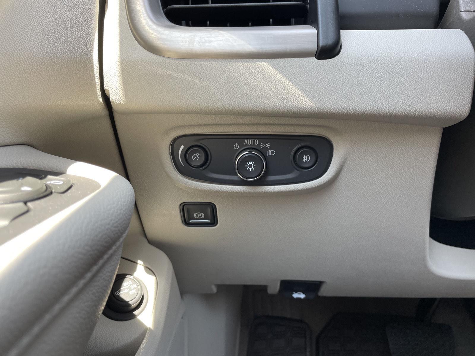 Vehicle photo 16