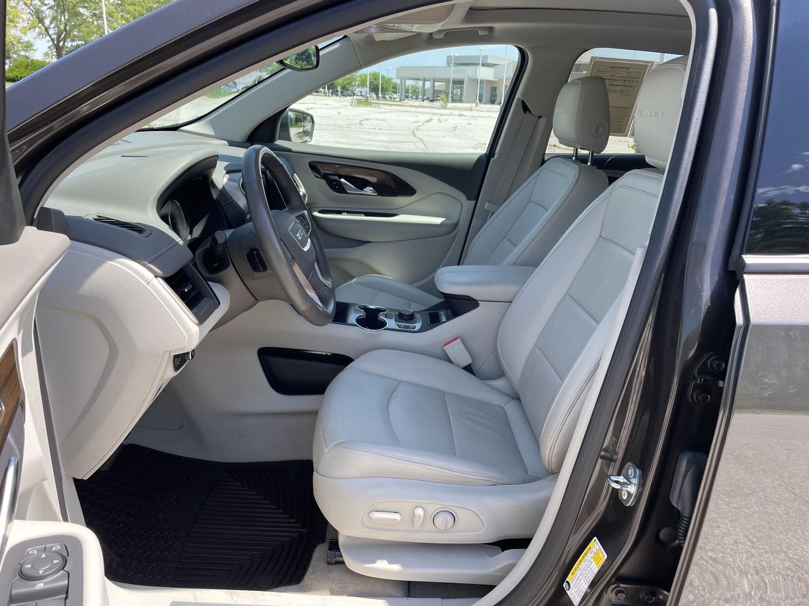 Vehicle photo 17