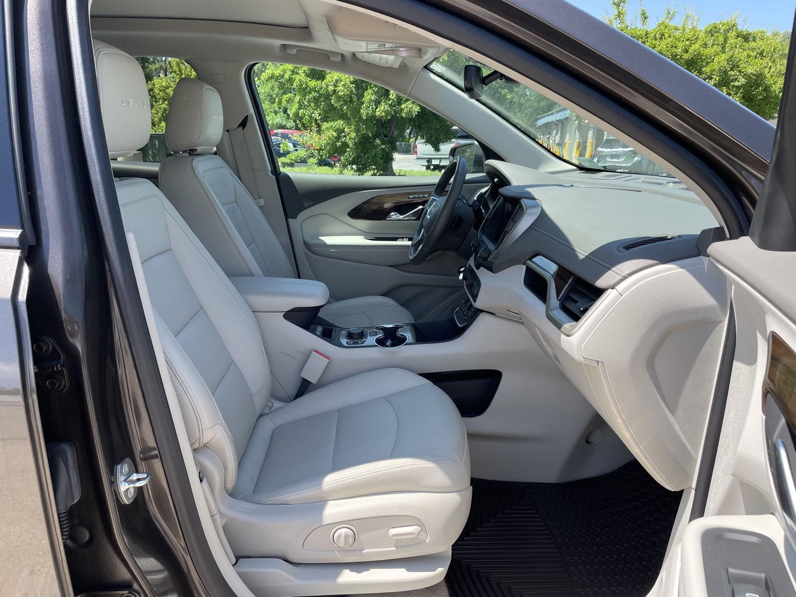 Vehicle photo 19