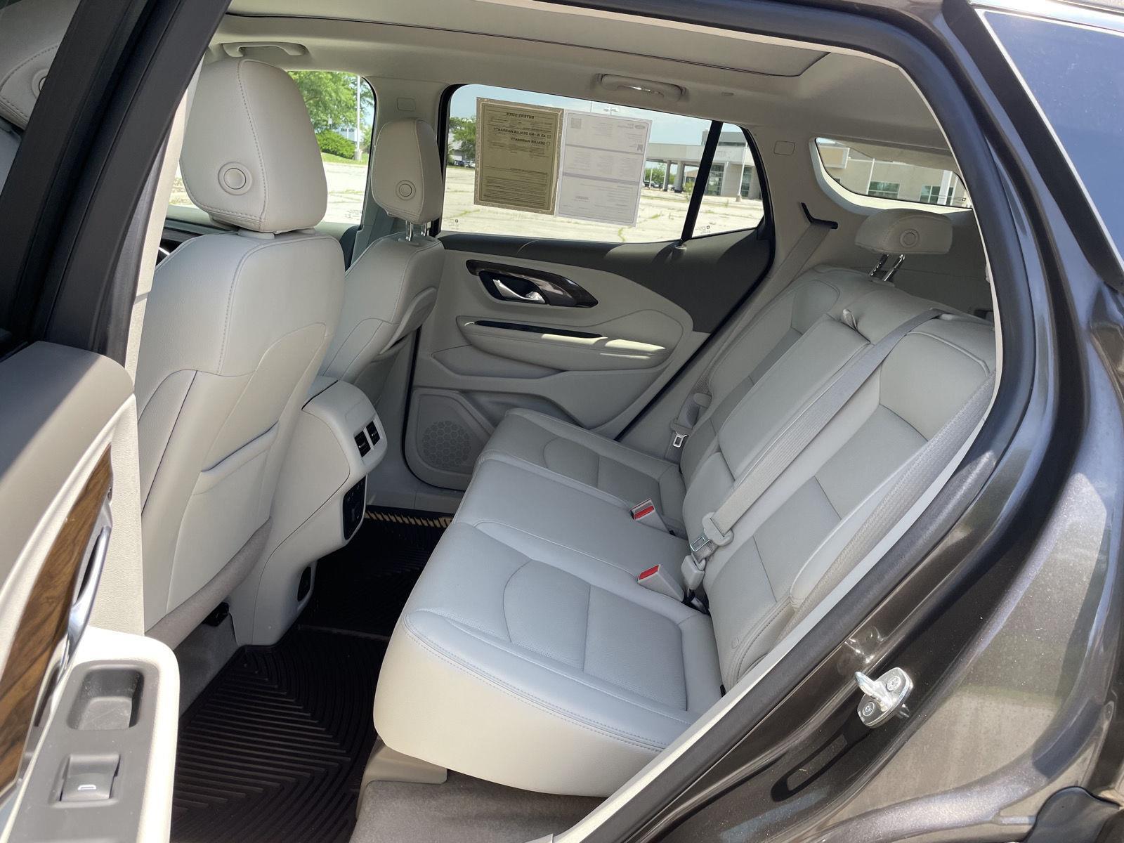 Vehicle photo 20