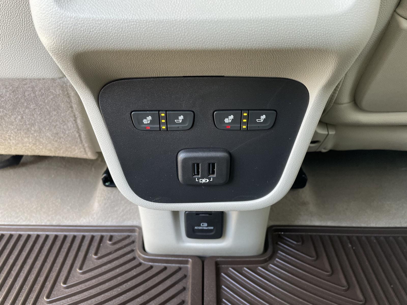 Vehicle photo 21