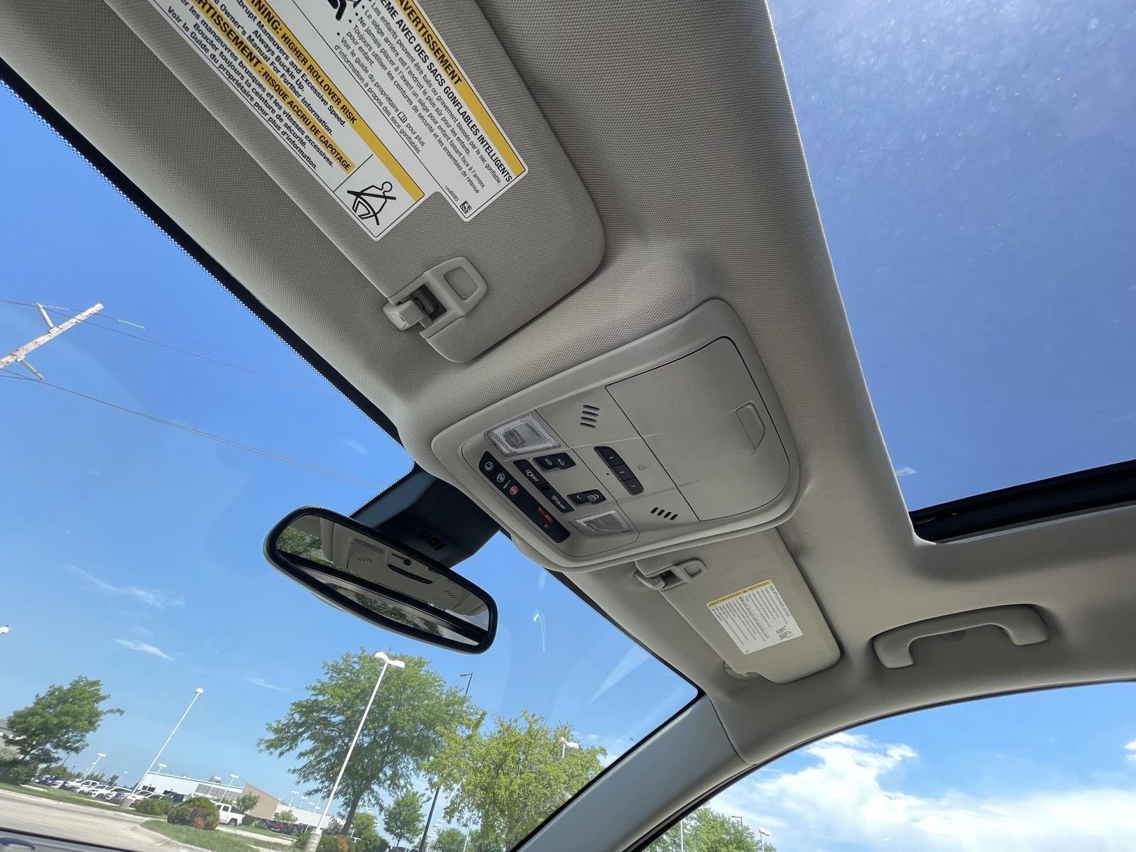Vehicle photo 22