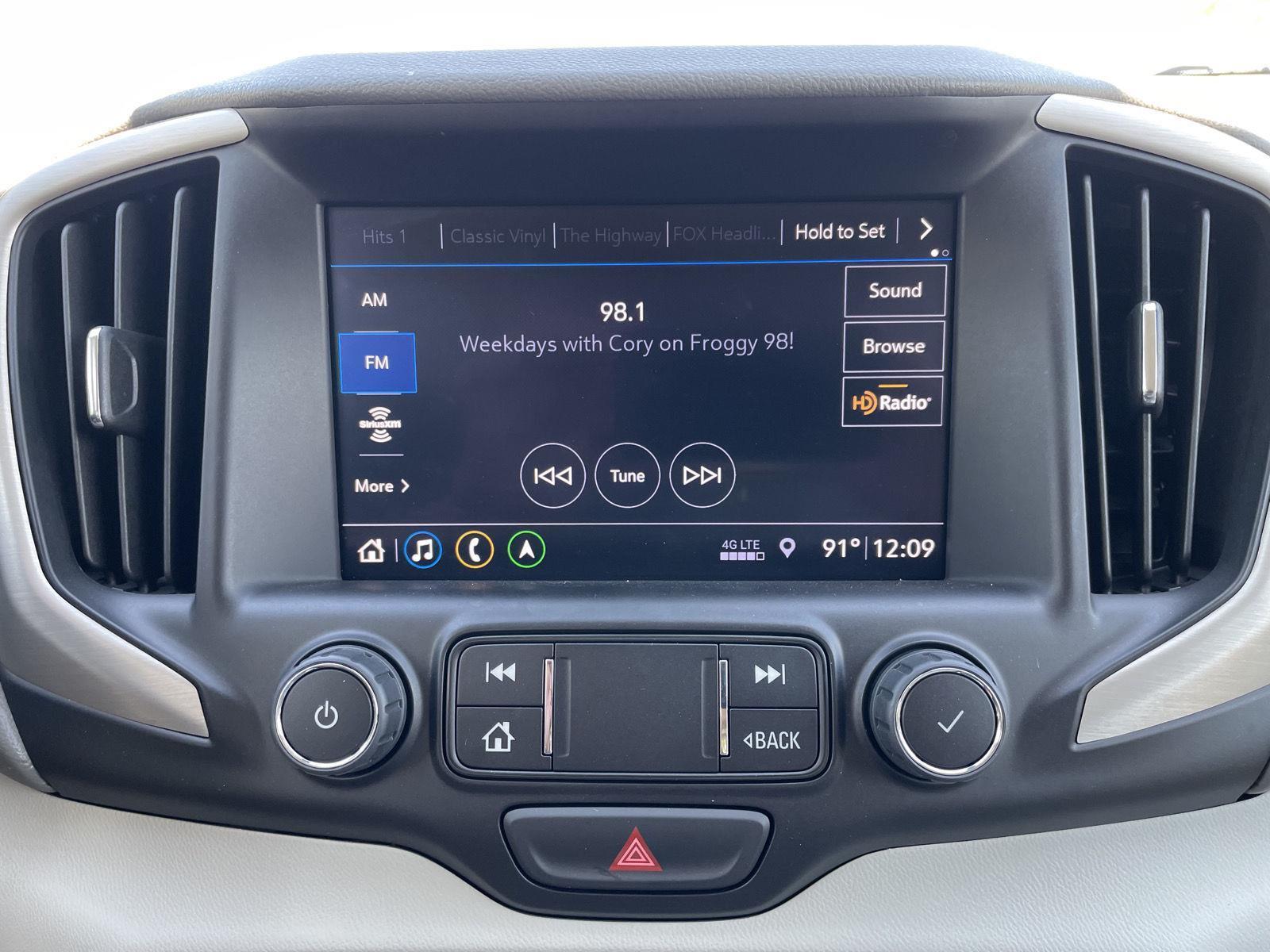 Vehicle photo 29