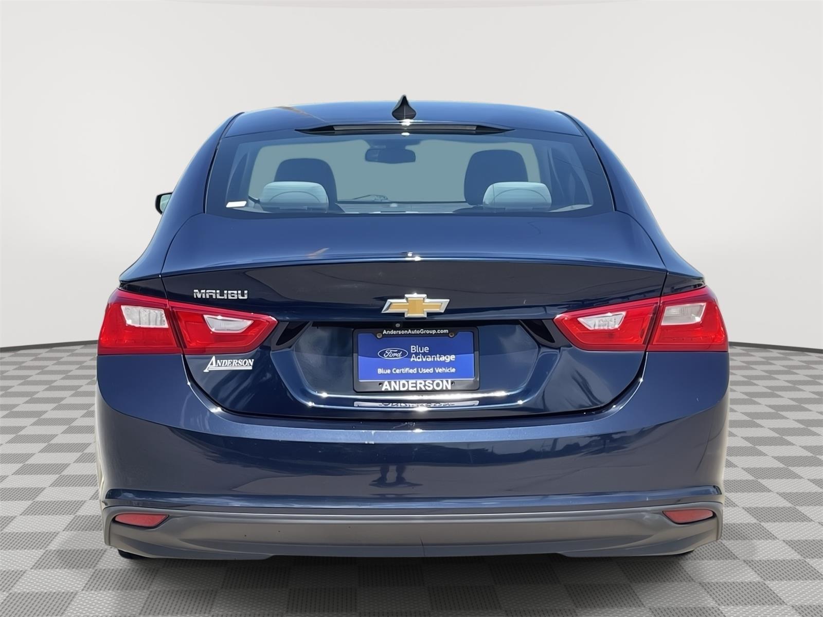 Vehicle photo 8
