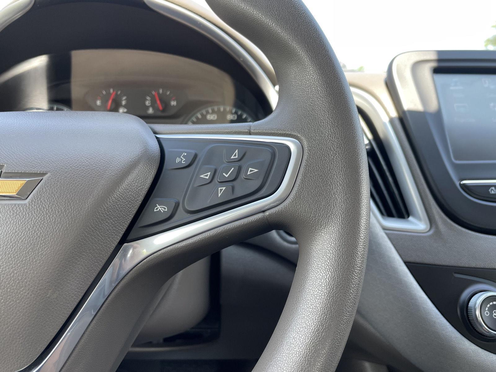 Vehicle photo 14